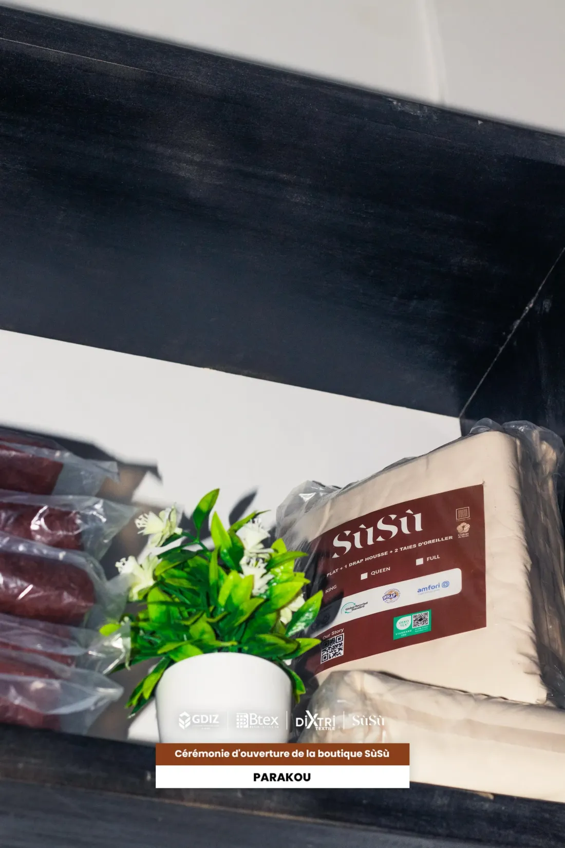 Sùsù sheet pack with a plant, in the store